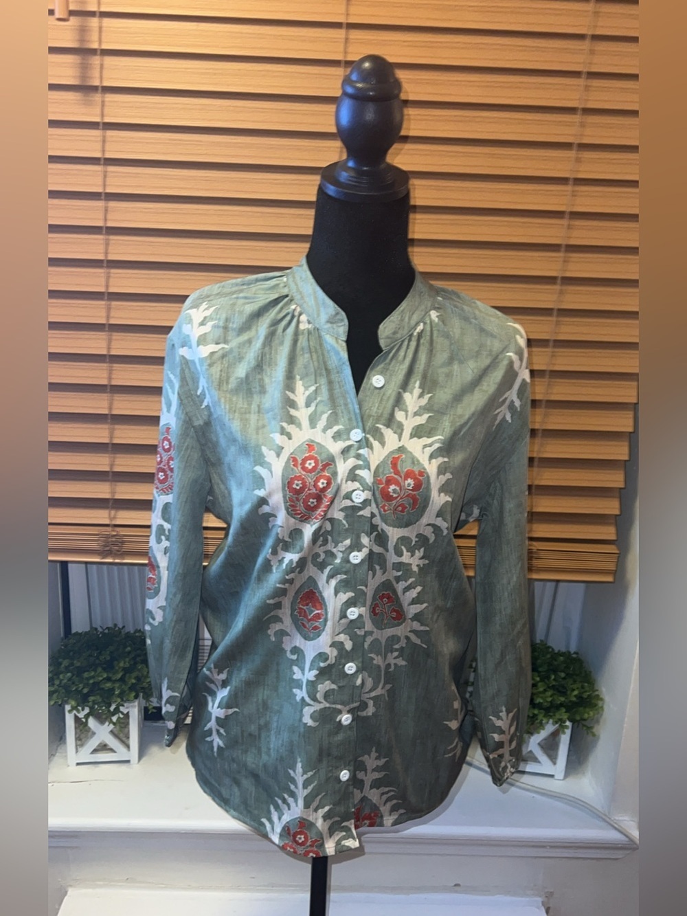 Women’s Green Embroidered Button-Up Shirt Jacket size S NWTT